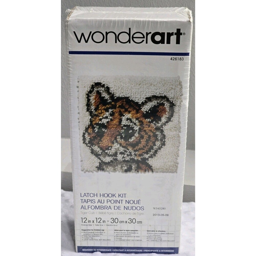 Caron WonderArt Baby Tiger Cub Latch Hook Kit #43280 12" x 12"  Wall Hanging New